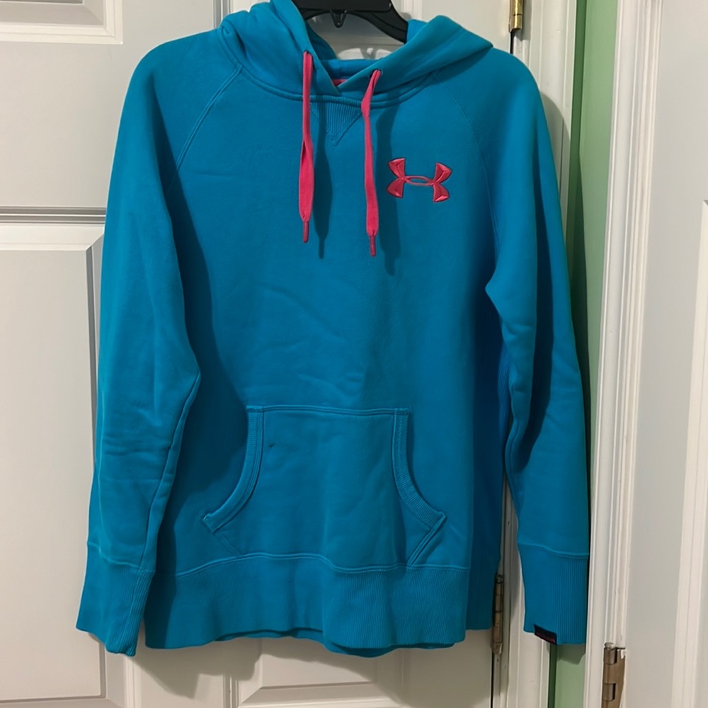 Under armor, charged Cotton storm, loose, cold gear, size small sweatshirt
